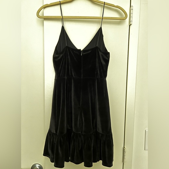 Black Velvet Dress - Picture 4 of 5